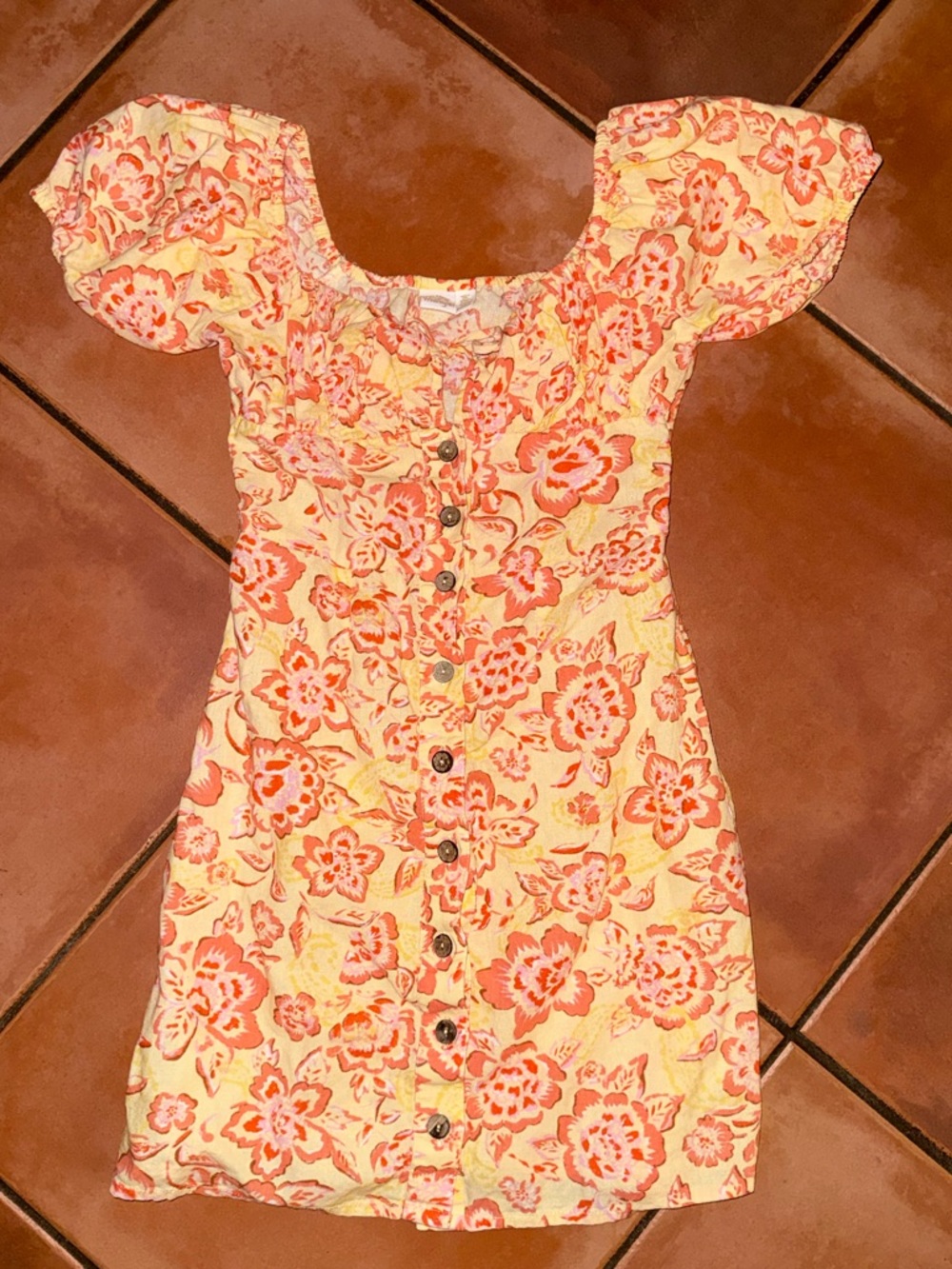 Wrangler x Billabong‎ Yellow Floral Tie-Front Blouse with Coral Accents